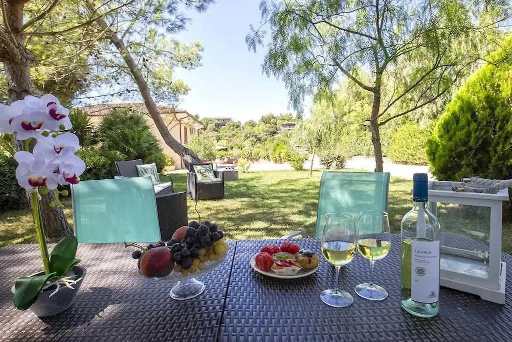 Alghero Villa Mistral Per 7 Persone Terrazza Bbq Ac Wifi 0*,  Olaszország